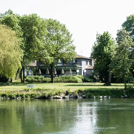 Mobil Familial Avec Clim - 4 Pers. - Api-1-52-2754 * Bourg-Charente