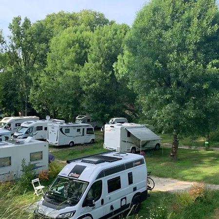 Mobil Familial Avec Clim - 4 Pers. - Api-1-52-2754