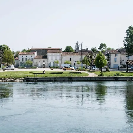 Mobil Familial Avec Clim - 4 Pers. - Api-1-52-2754 Kemping Bourg-Charente