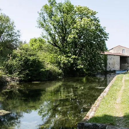 Mobil Familial Avec Clim - 4 Pers. - Api-1-52-2754 Kemping Bourg-Charente